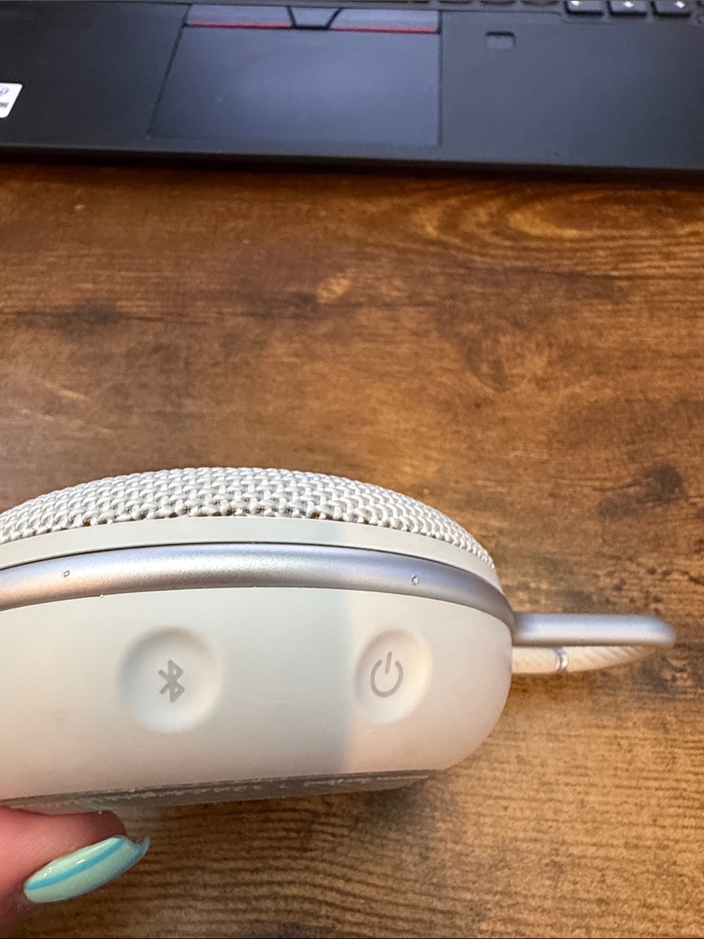 JBL Clip Portable Speaker in White with Red Logo - Picture 4 of 5